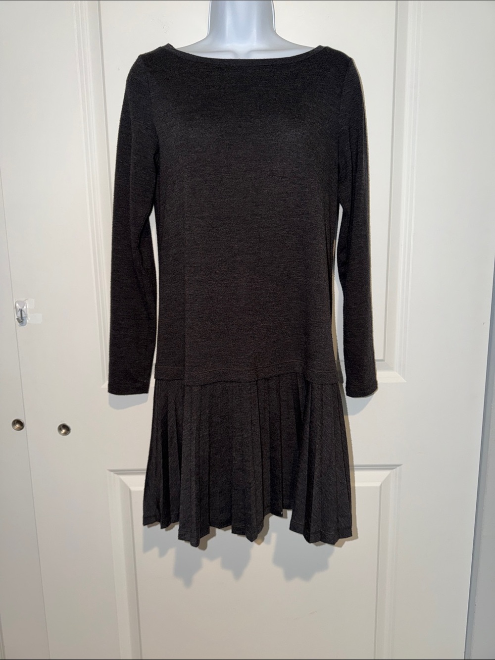 LOFT  Charcoal Gray Knit Drop Waist Pleated Hem Mini Dress XS